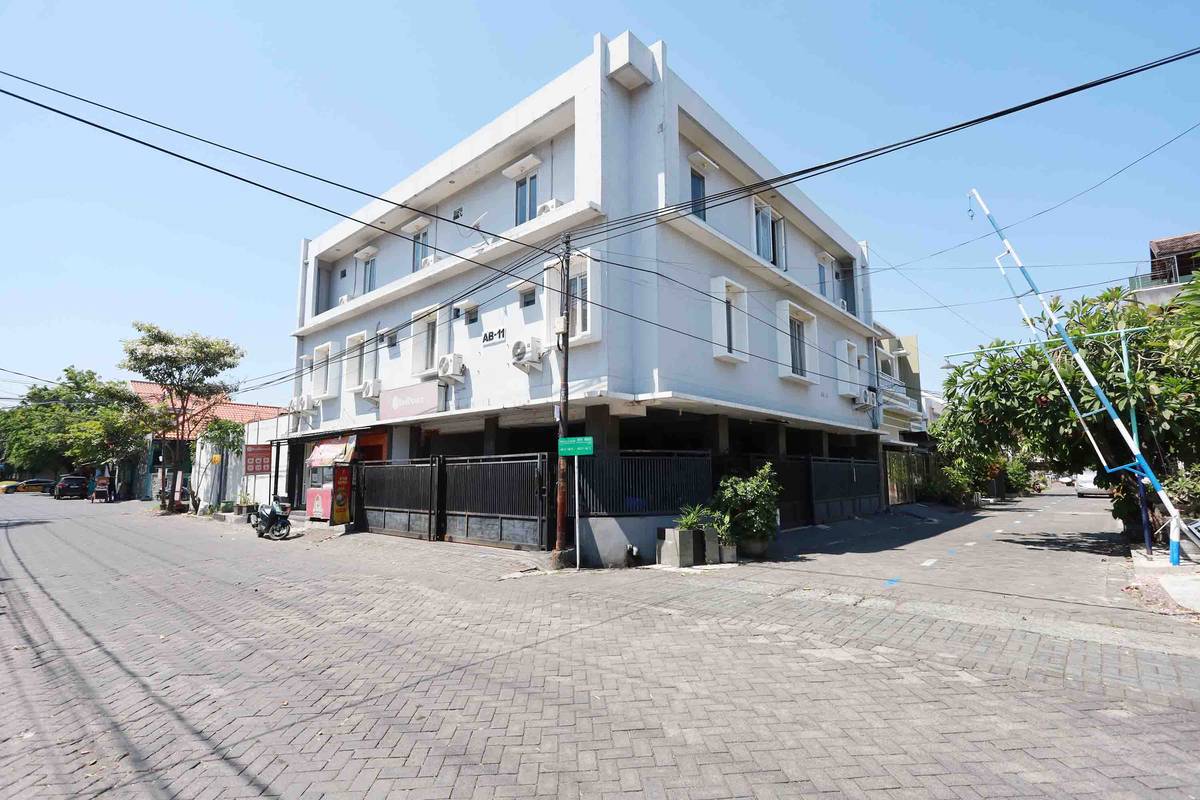 https://images.rukita.co/buildings/building/7a857764-f165-41ea-b4bf-4af95238cd28.jpg
