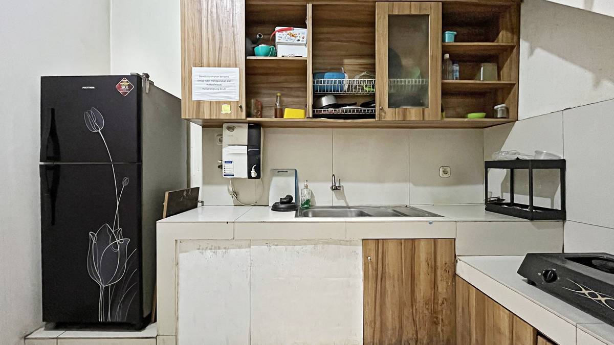 https://images.rukita.co/buildings/building/7aa5c8ff-d83.jpg