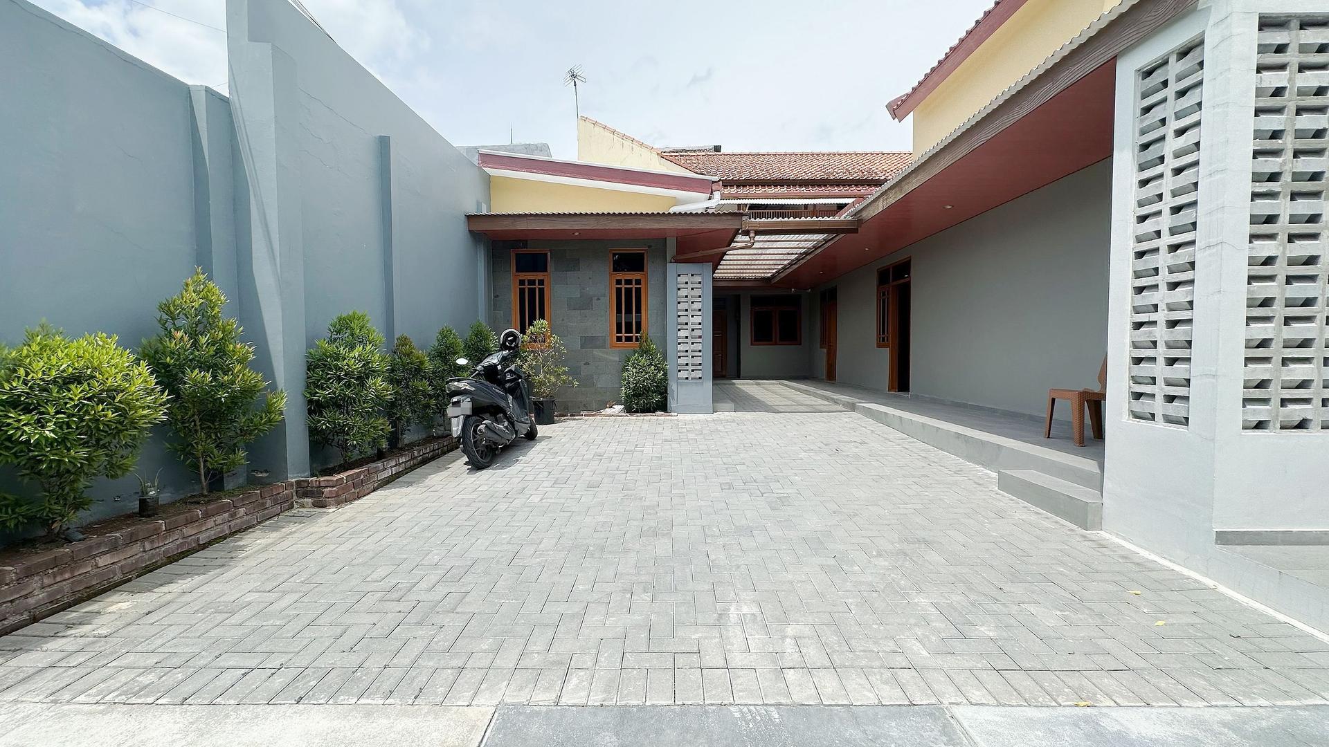 https://images.rukita.co/buildings/building/7ad8d4c2-e5e.jpg