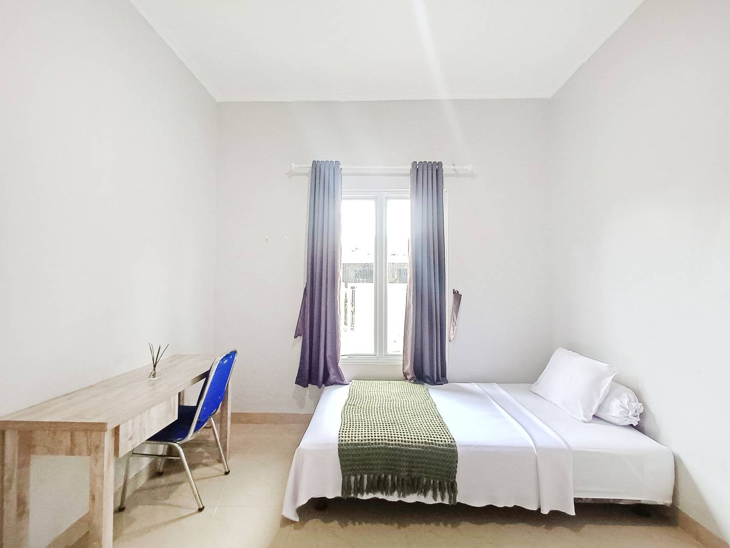 https://images.rukita.co/buildings/building/7bbfd142-4d6.jpg