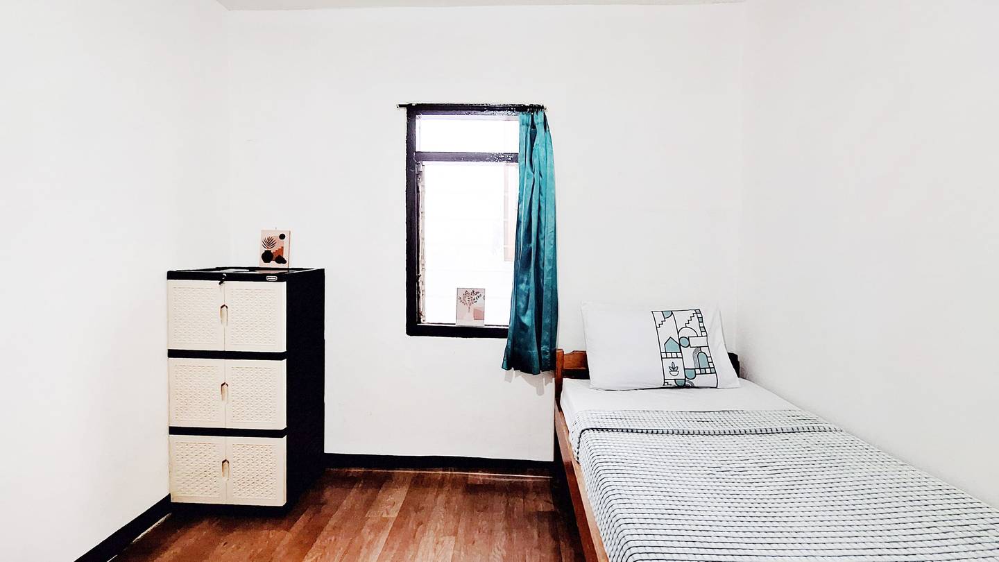 https://images.rukita.co/buildings/building/7d684f9d-840.jpg