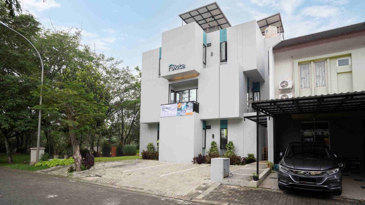 https://images.rukita.co/buildings/building/7e51c748-14e.jpg