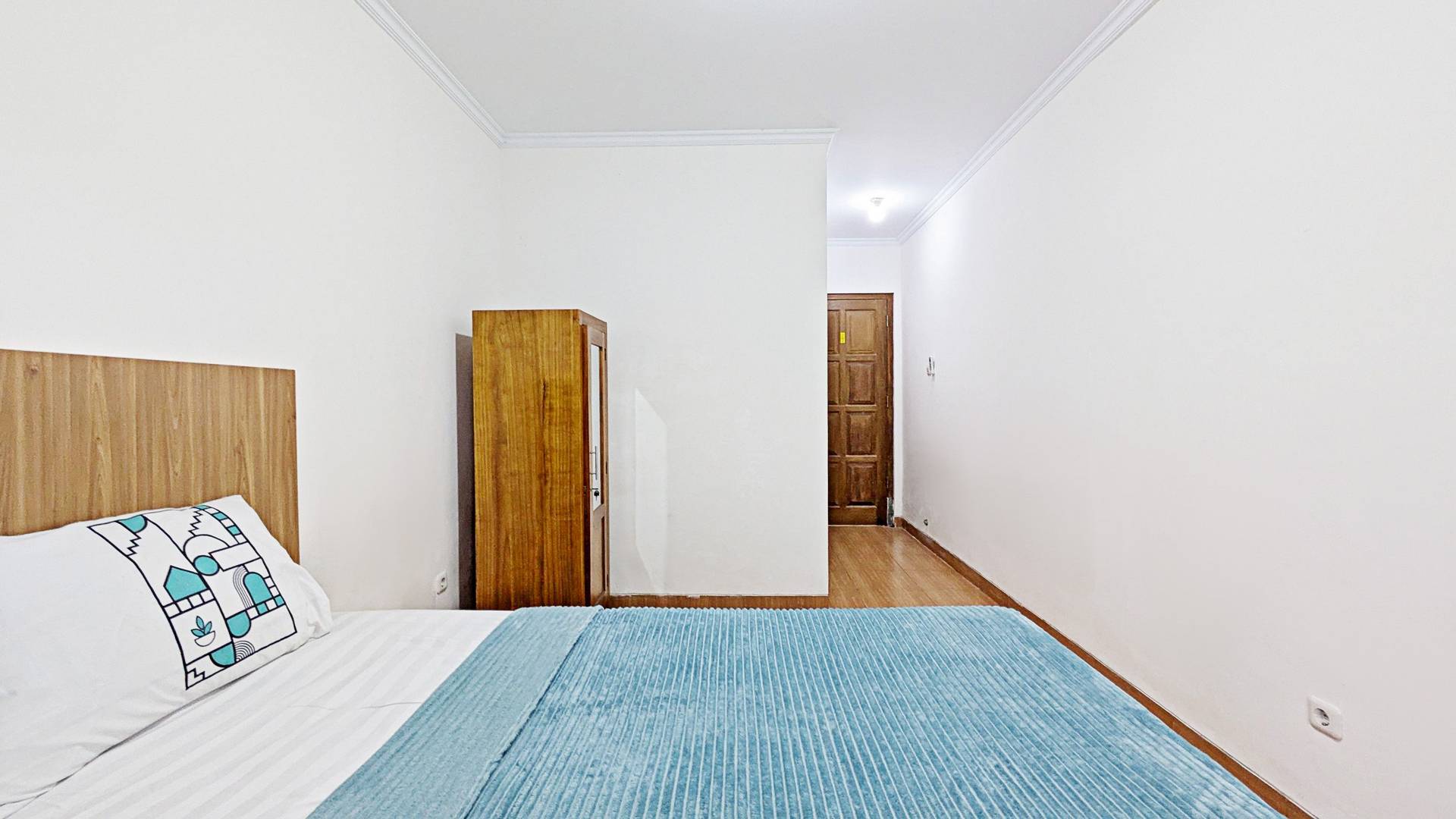 https://images.rukita.co/buildings/building/7ea40a2e-8b6.jpg