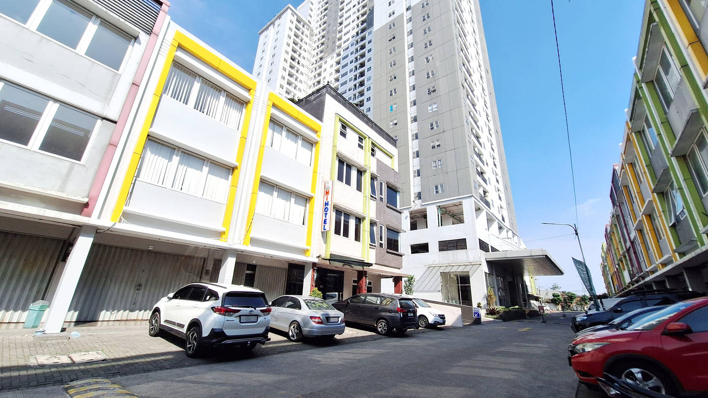 https://images.rukita.co/buildings/building/7eec7d51-f99.jpg