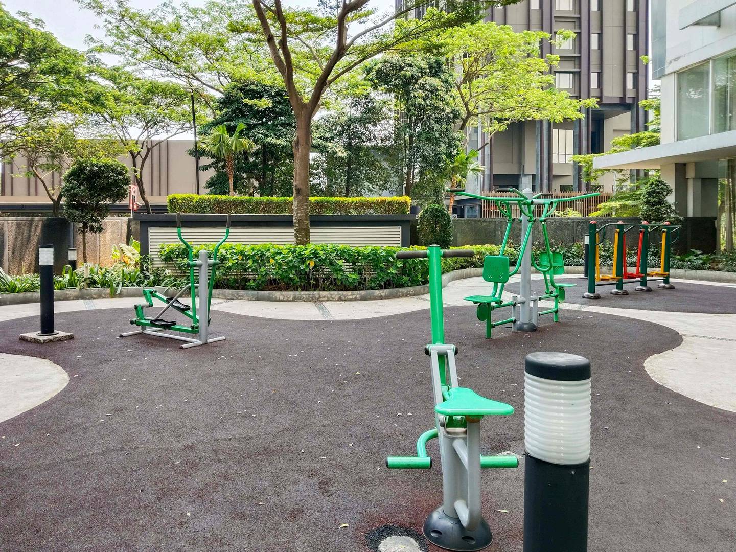 https://images.rukita.co/buildings/building/7f2a5164-bca.jpg