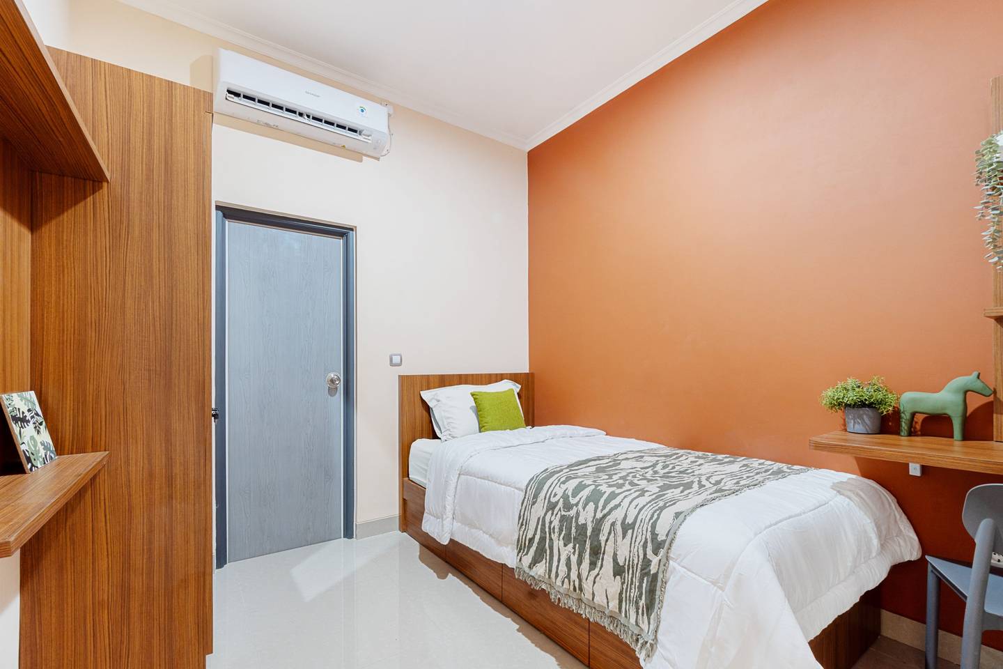 https://images.rukita.co/buildings/building/7fa91b53-312.jpg