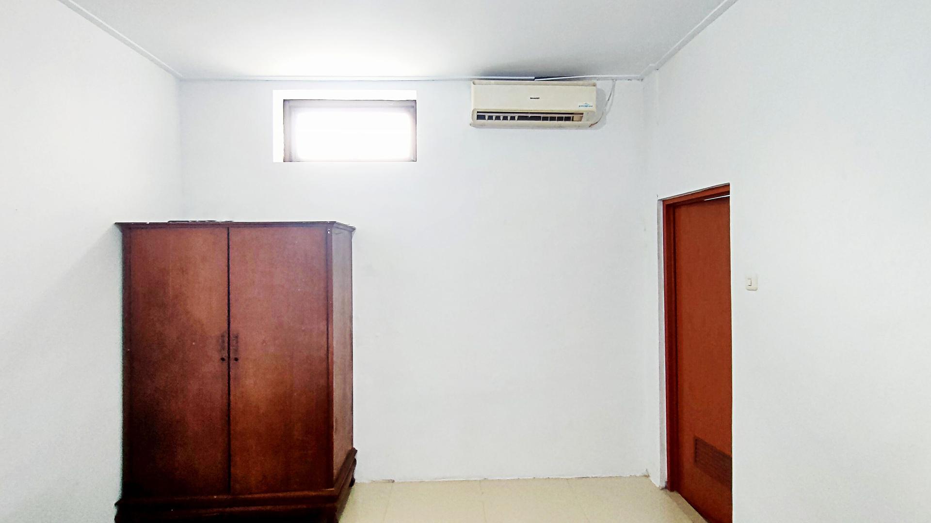 https://images.rukita.co/buildings/building/7faf7d7c-01d.jpg