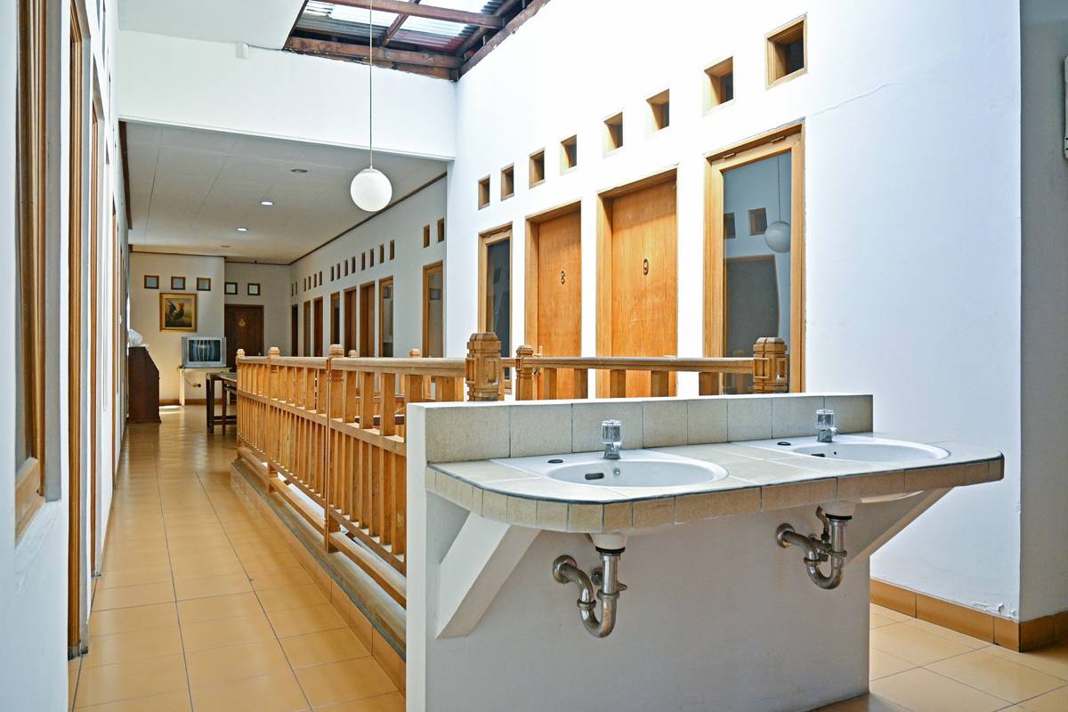 https://images.rukita.co/buildings/building/80bc4e67-b16.jpg