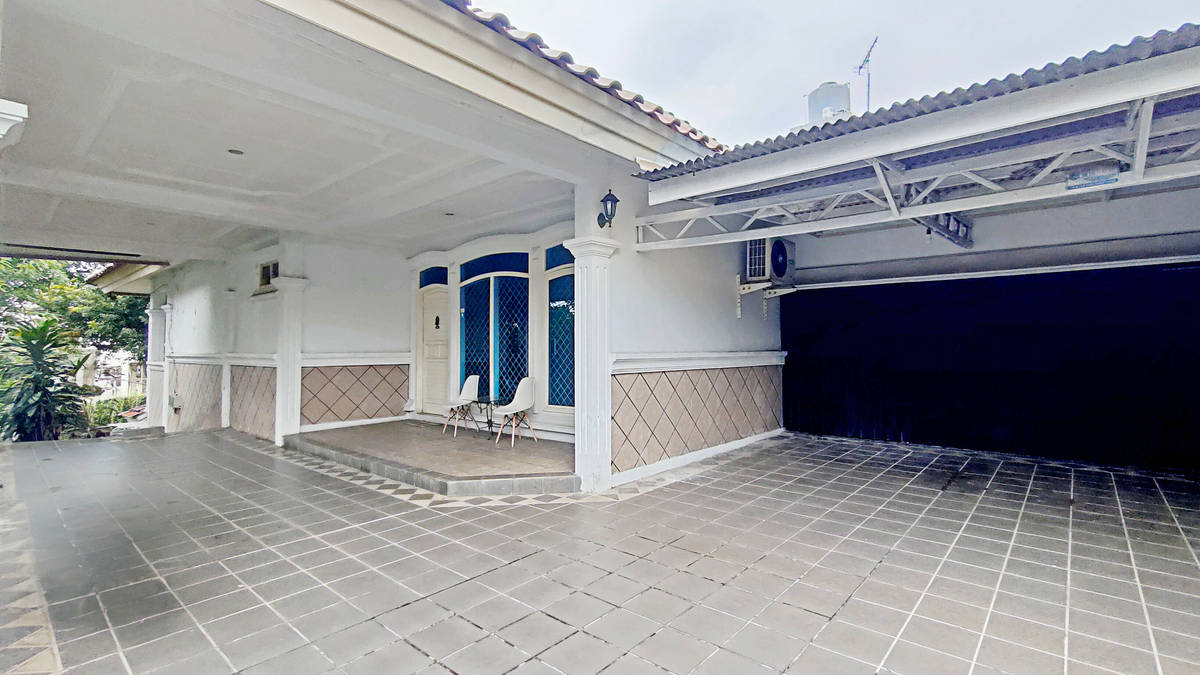 https://images.rukita.co/buildings/building/811e750c-f30.jpg