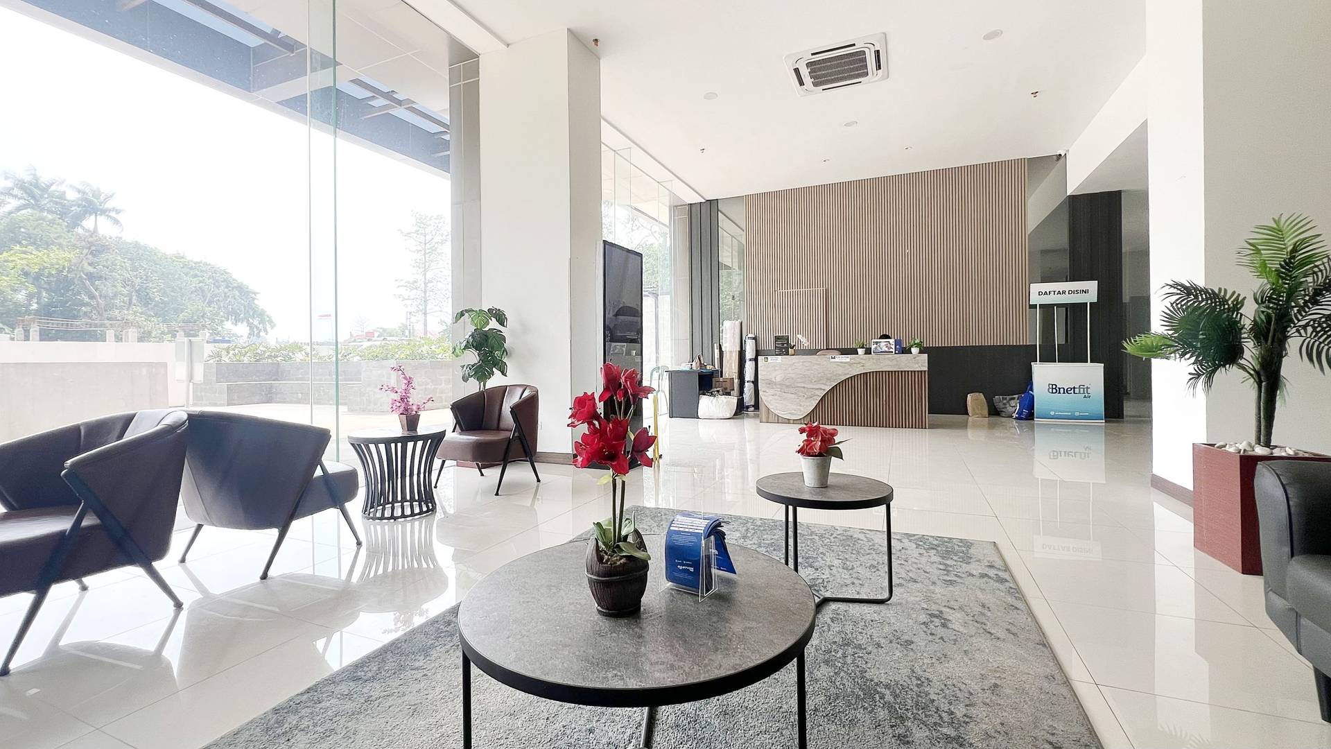 https://images.rukita.co/buildings/building/821007f6-3e0a-47f7-97df-16a673b0f91d.jpg