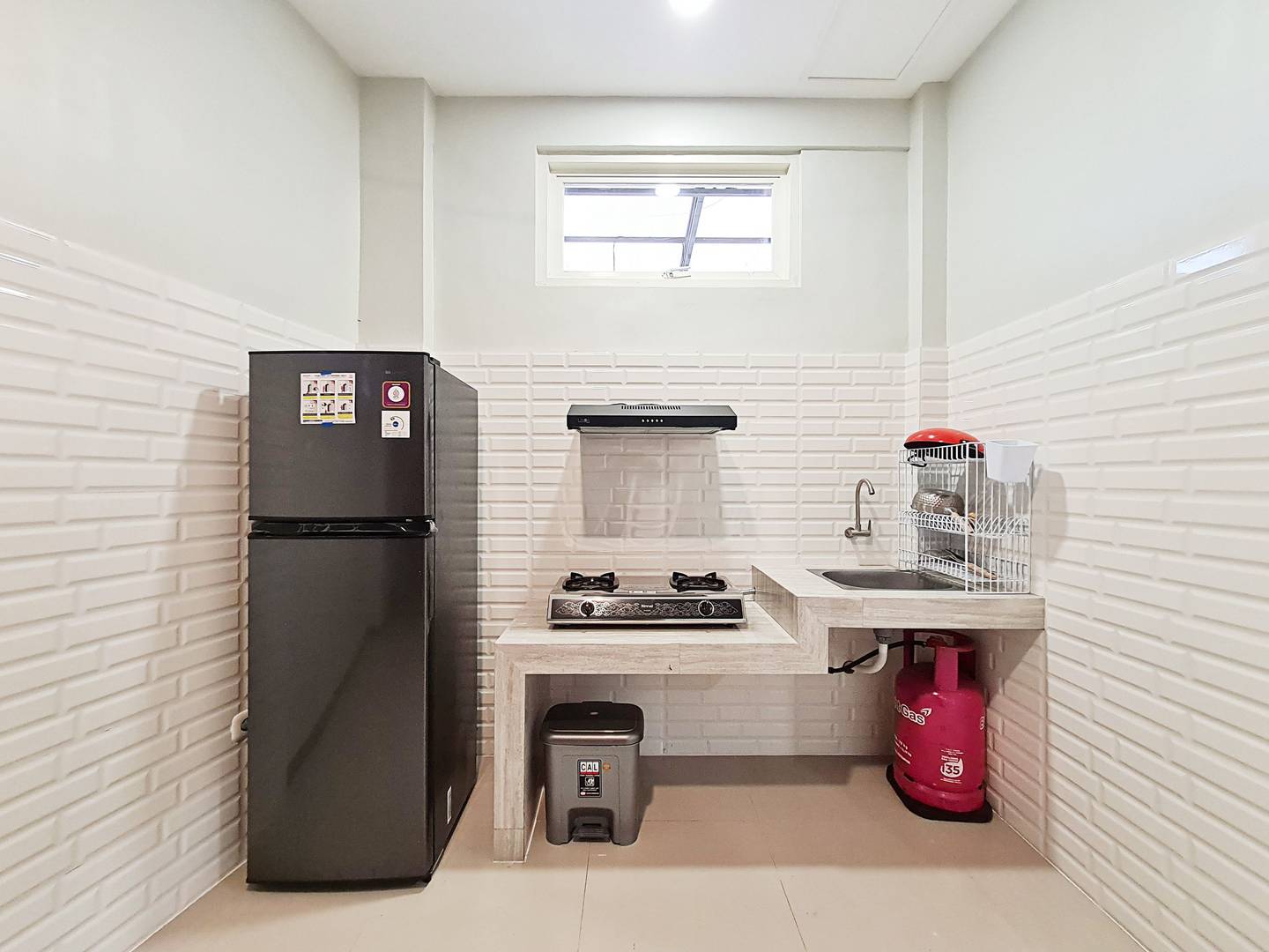 https://images.rukita.co/buildings/building/82199b69-ed5.jpg