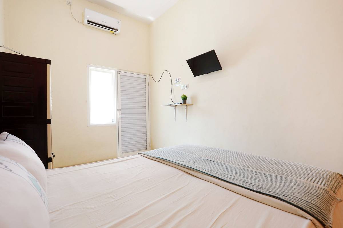 https://images.rukita.co/buildings/building/82d5bcf3-929.jpg