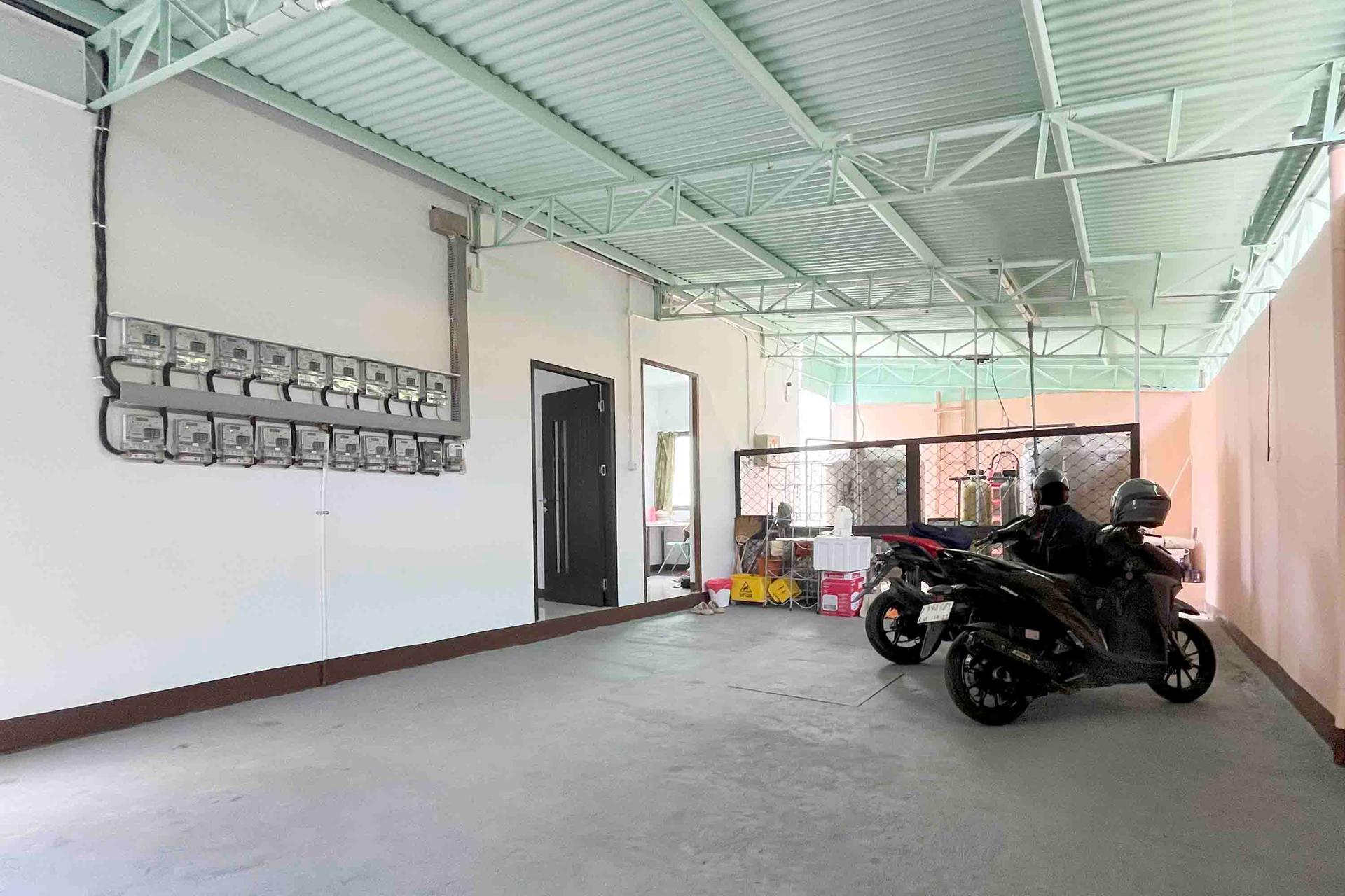 https://images.rukita.co/buildings/building/8332fc6f-3cd8-41f4-987e-59403f70db05.jpg