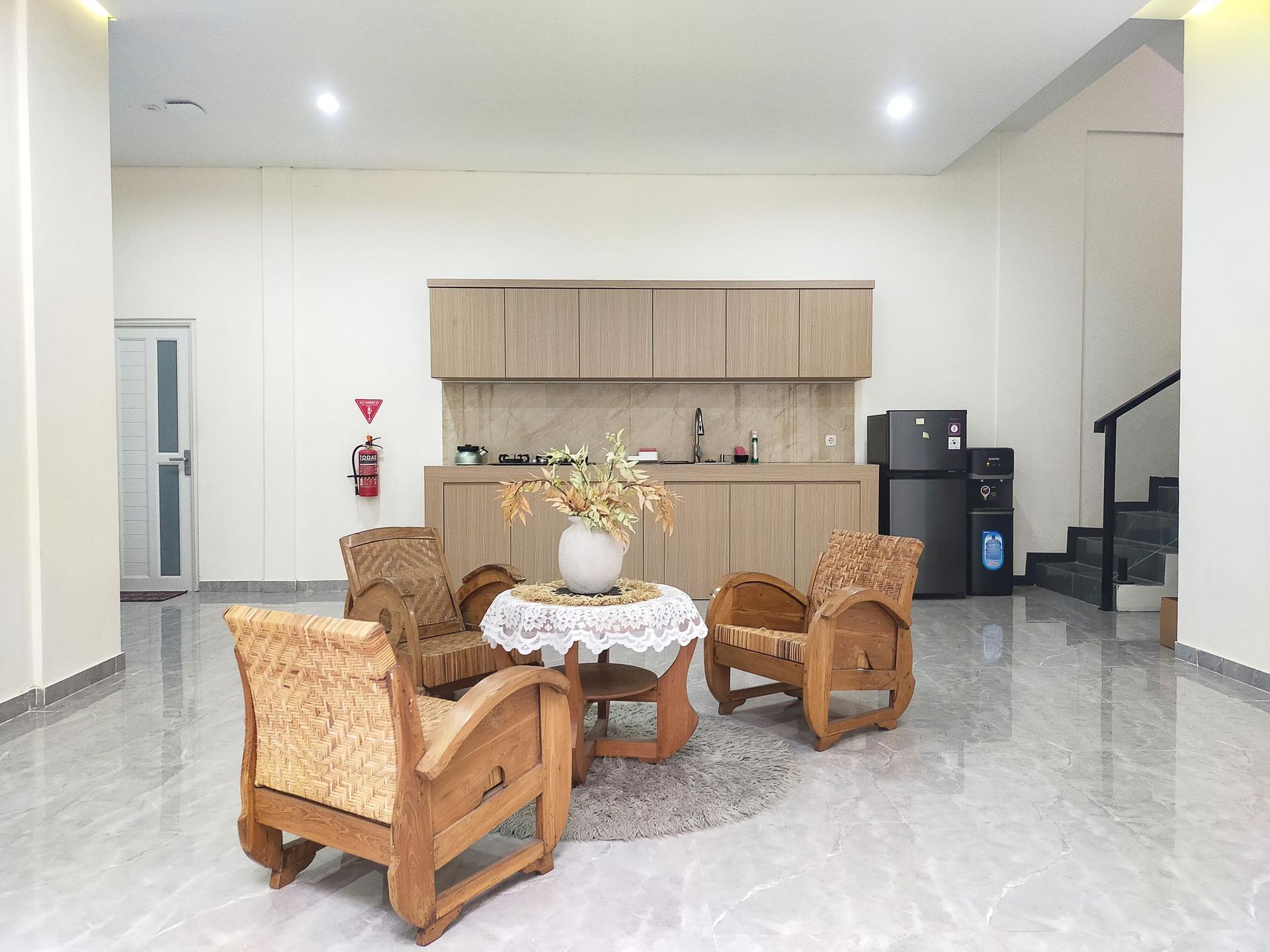 https://images.rukita.co/buildings/building/83ae8763-9420-4428-93fc-adabec1d0241.jpg