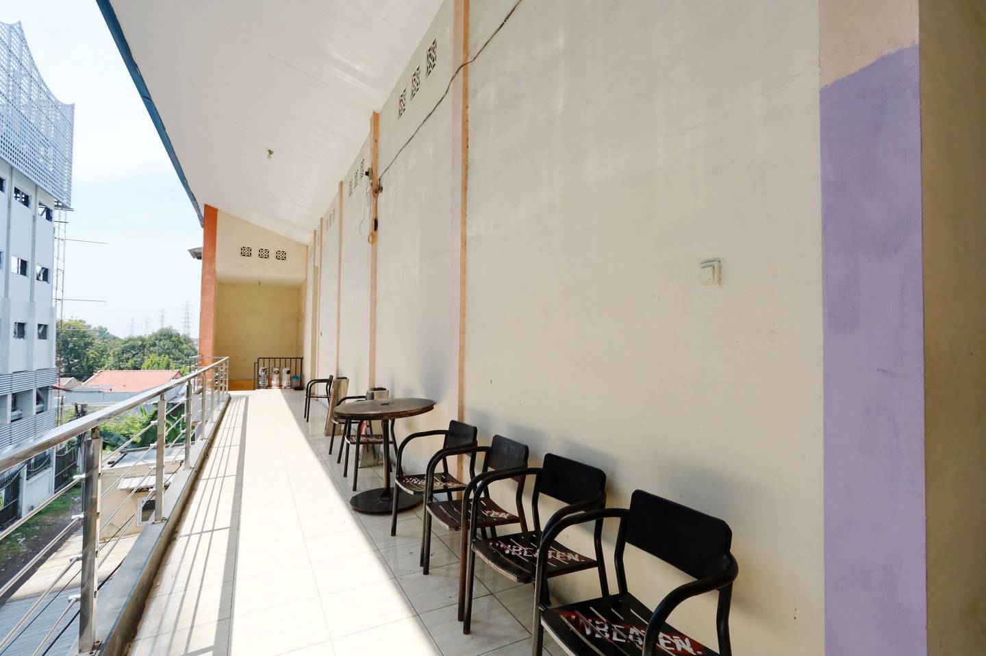 https://images.rukita.co/buildings/building/83e035e3-c49.jpg