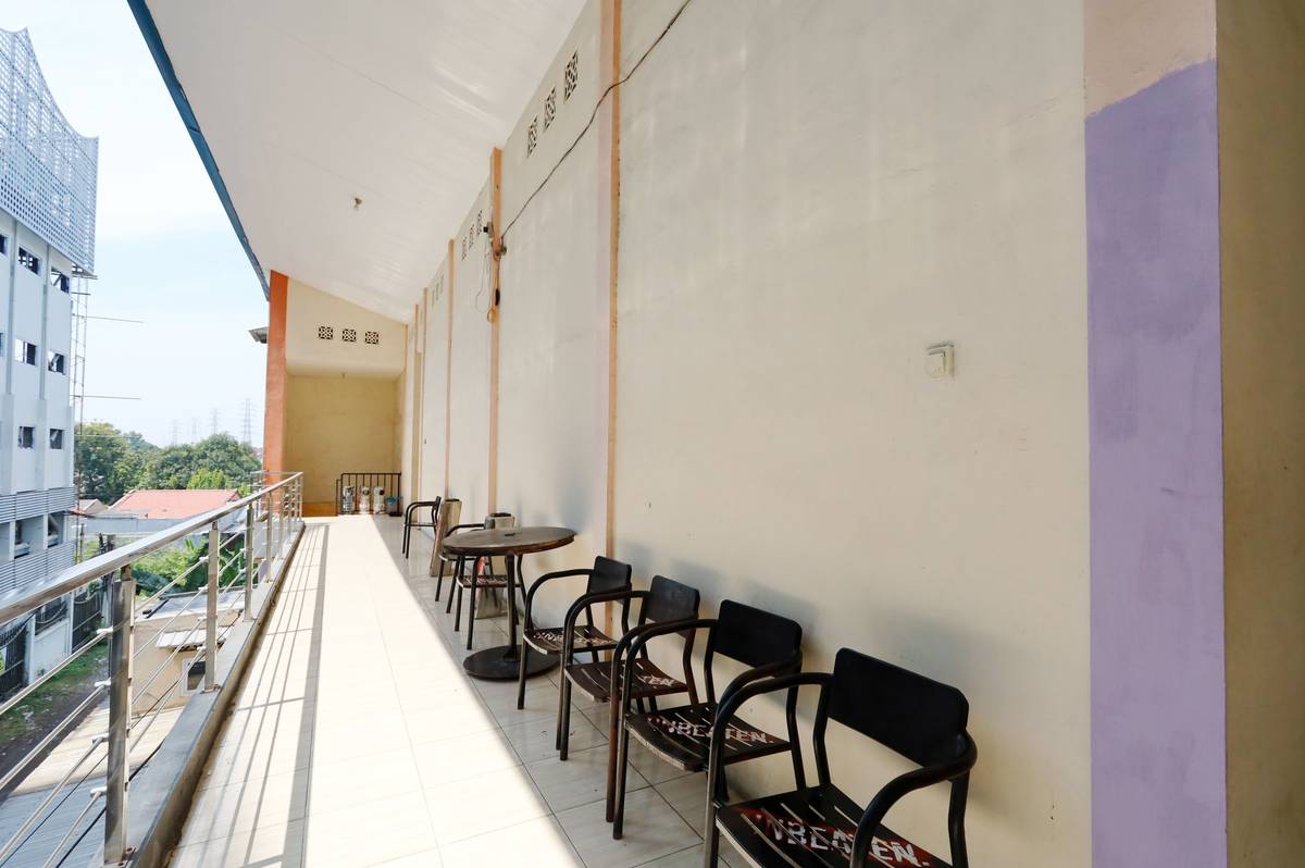 https://images.rukita.co/buildings/building/83e035e3-c49.jpg