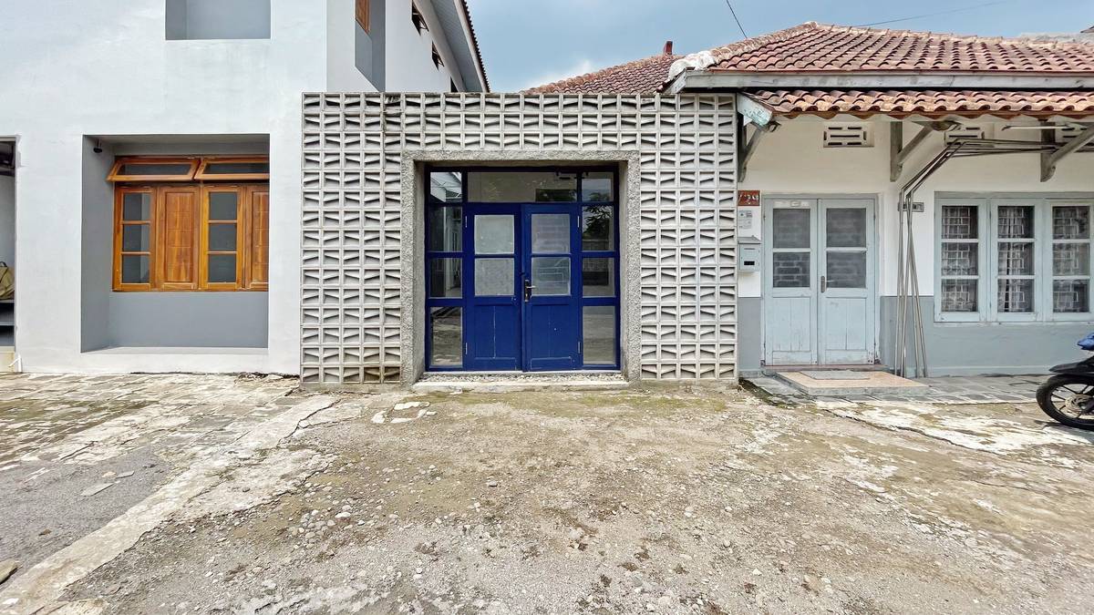 https://images.rukita.co/buildings/building/844ad026-5ac.jpg
