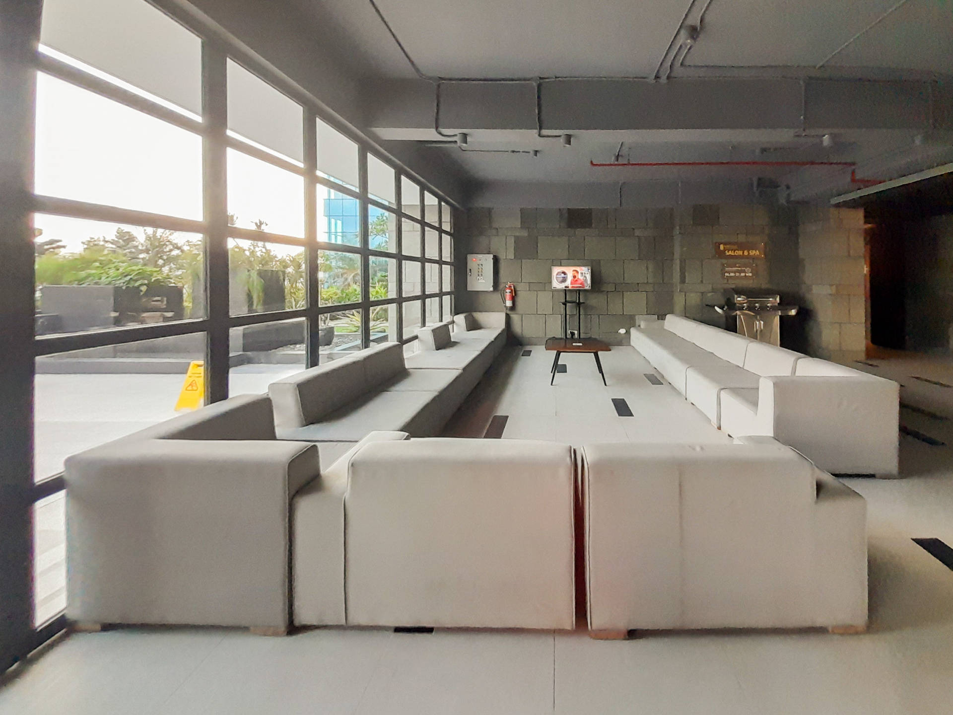 https://images.rukita.co/buildings/building/8486db99-43d.jpg