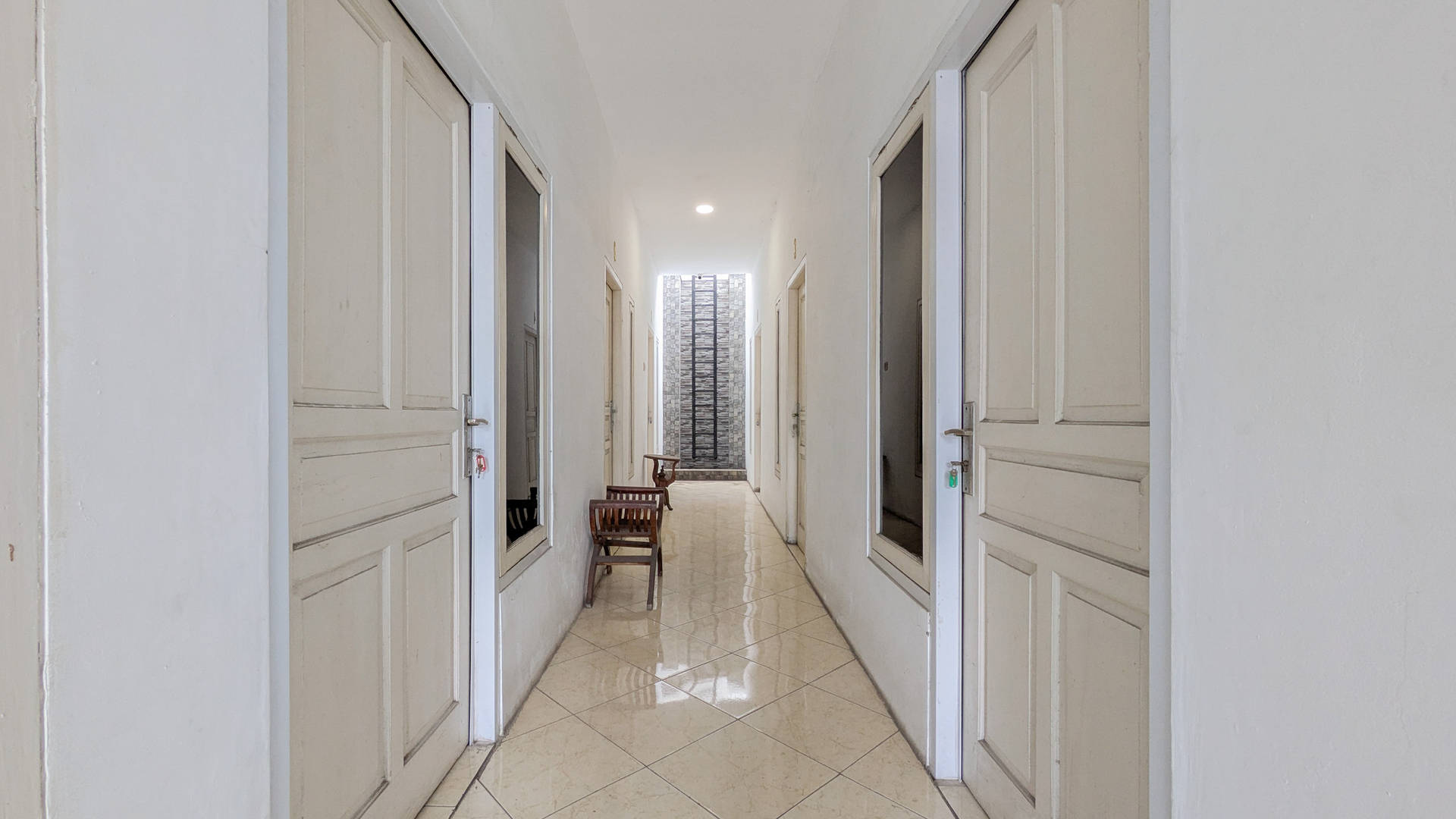 https://images.rukita.co/buildings/building/84e6c214-78c.jpg
