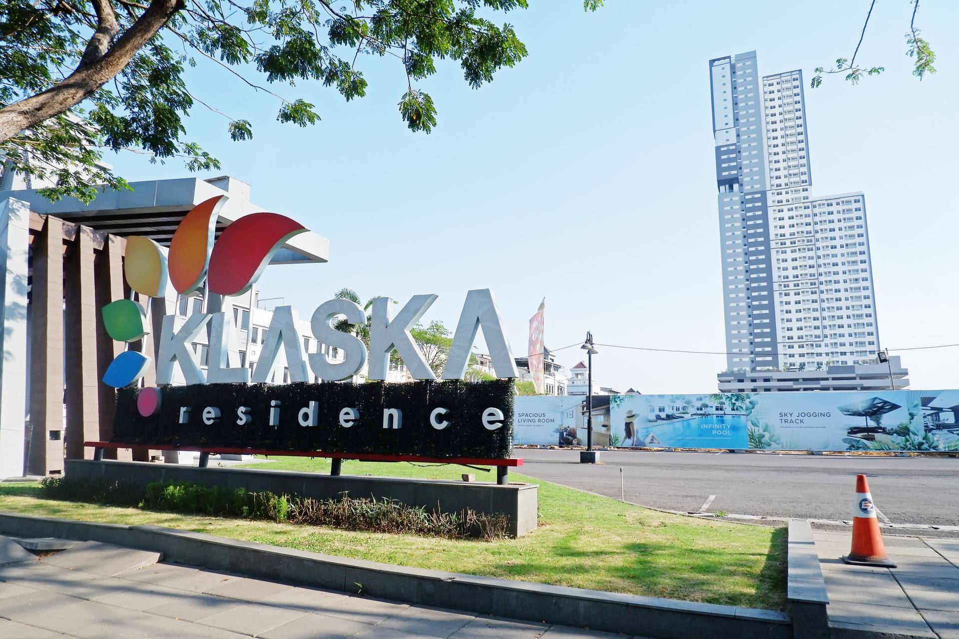 https://images.rukita.co/buildings/building/863b1efe-c8f.jpg