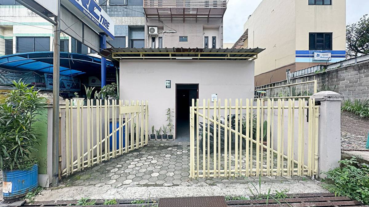 https://images.rukita.co/buildings/building/870b48cf-5b4.jpg