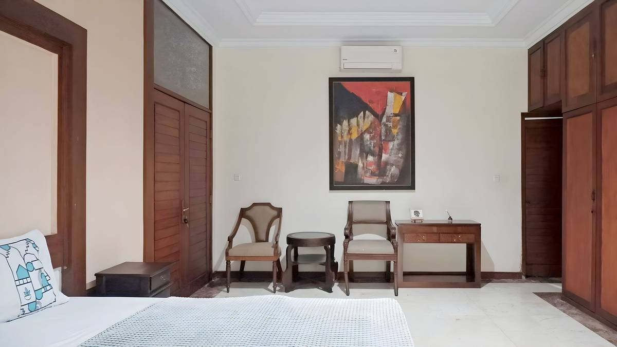 https://images.rukita.co/buildings/building/87a29131-eb2.jpg