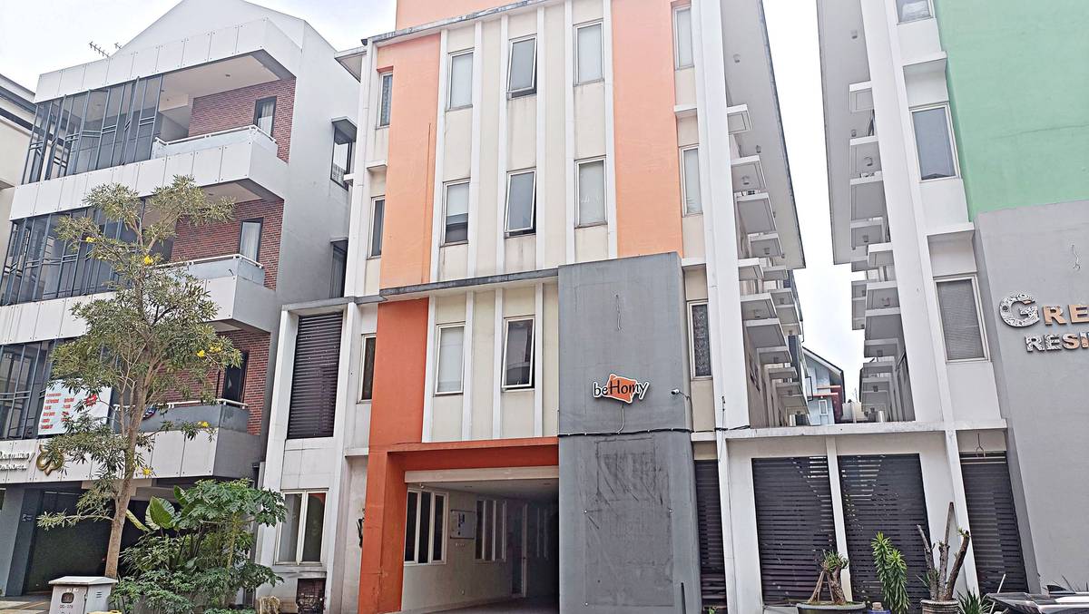 https://images.rukita.co/buildings/building/87cdf67c-620.jpg