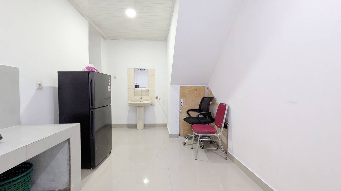https://images.rukita.co/buildings/building/887b5814-90d.jpg