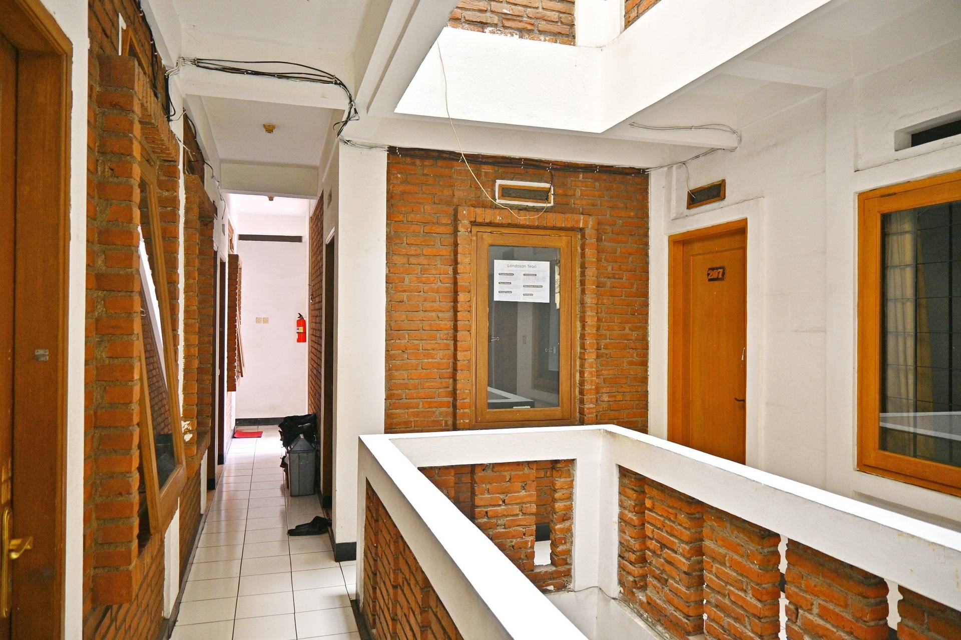 https://images.rukita.co/buildings/building/8891876c-10f.jpg