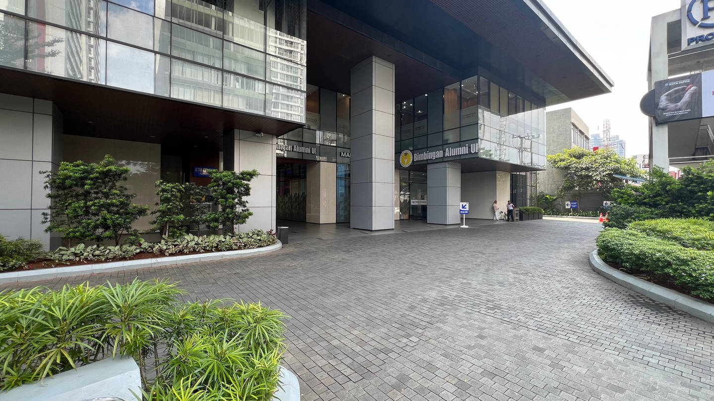 https://images.rukita.co/buildings/building/890eab3b-7e1.jpg