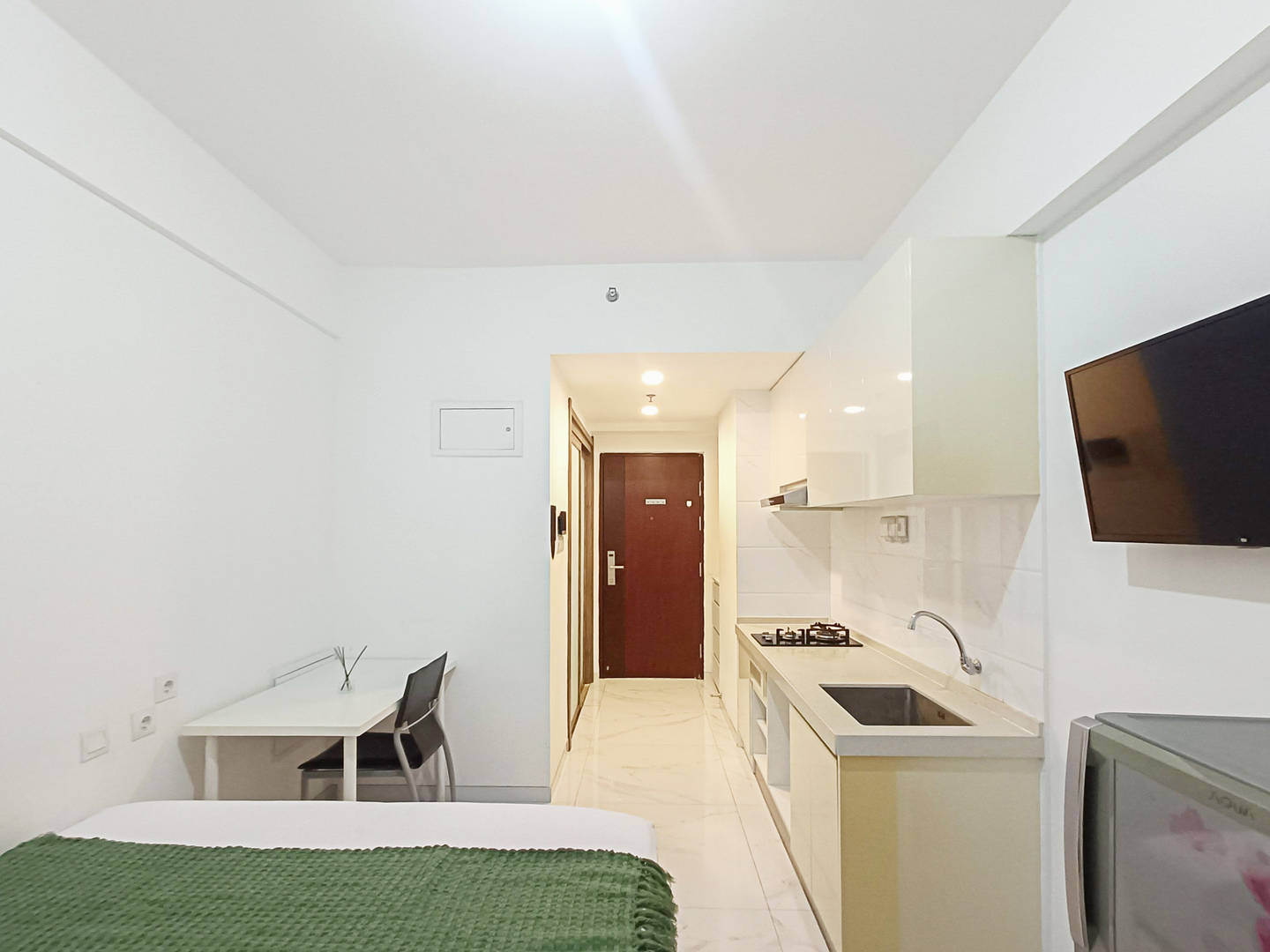 https://images.rukita.co/buildings/building/895d7e75-5da.jpg