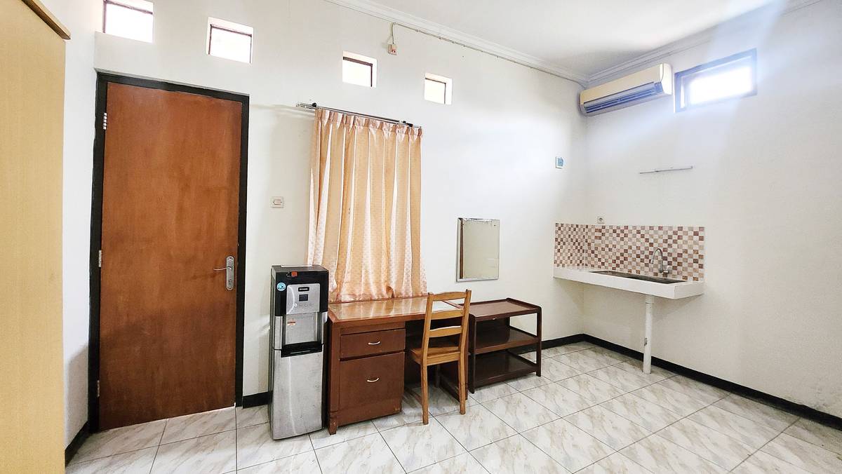 Foto Rukita Unit Petak Satu Kost STAN Bintaro