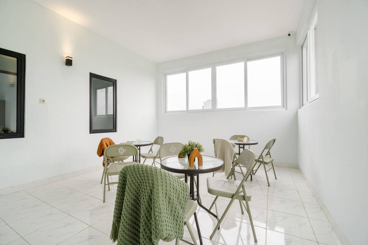 https://images.rukita.co/buildings/building/89de5d74-593e-4a0a-8834-27629c39fdaf.jpg