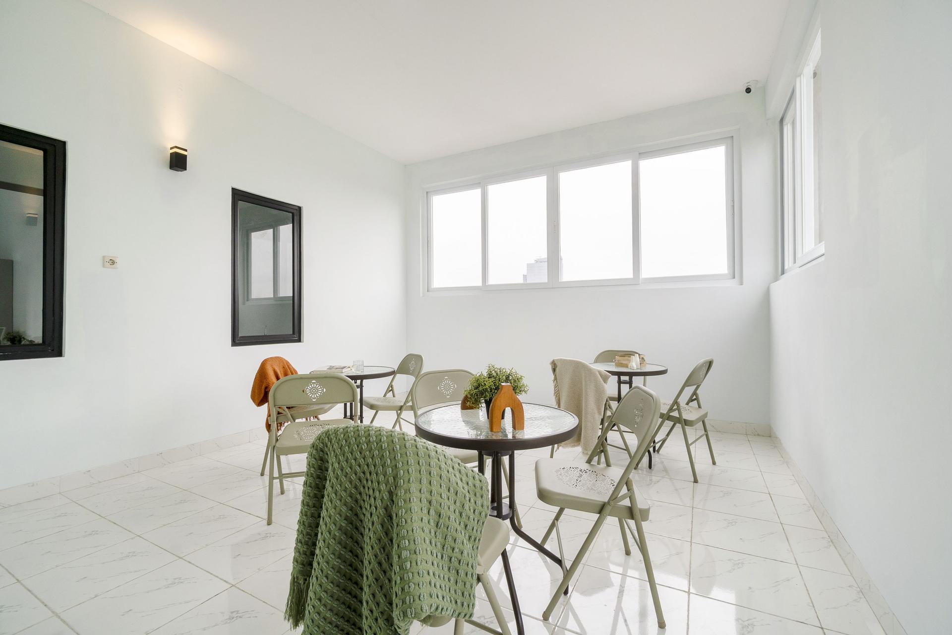 https://images.rukita.co/buildings/building/89de5d74-593e-4a0a-8834-27629c39fdaf.jpg