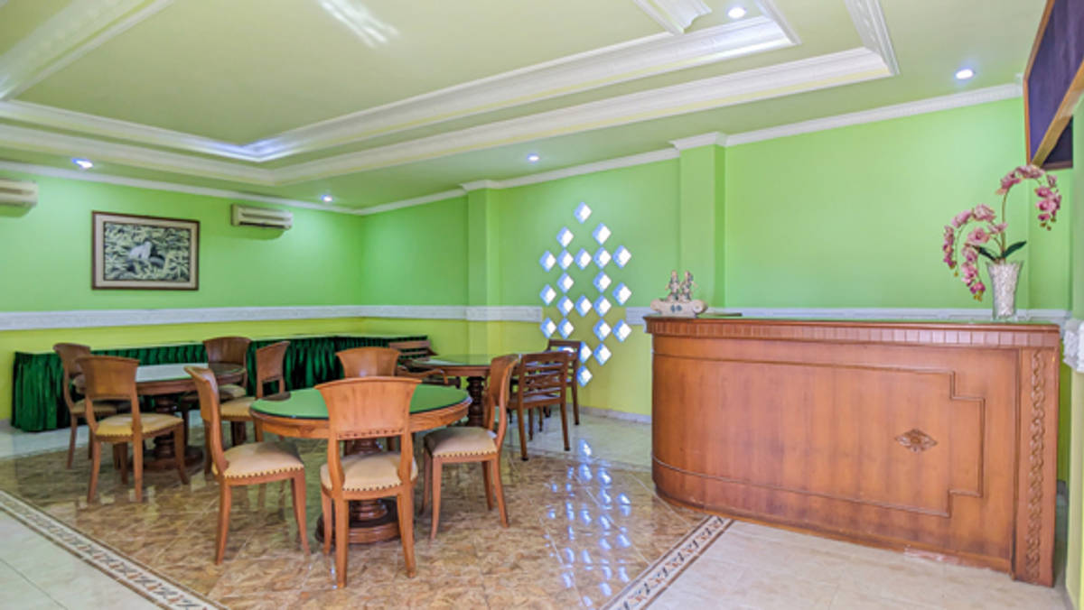 https://images.rukita.co/buildings/building/8a1361a6-77d.jpg
