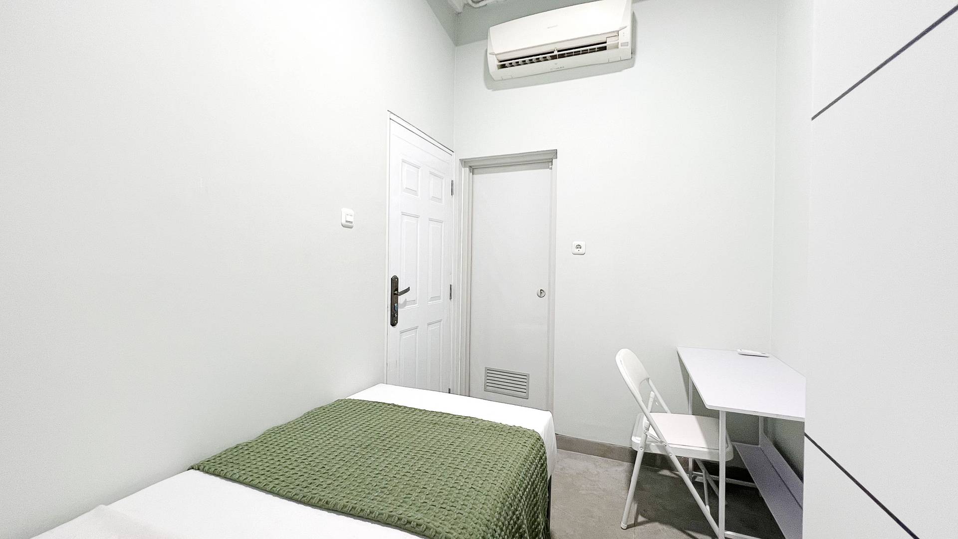 https://images.rukita.co/buildings/building/8bdac90c-01dc-4d00-9822-96fa38744dae.jpg
