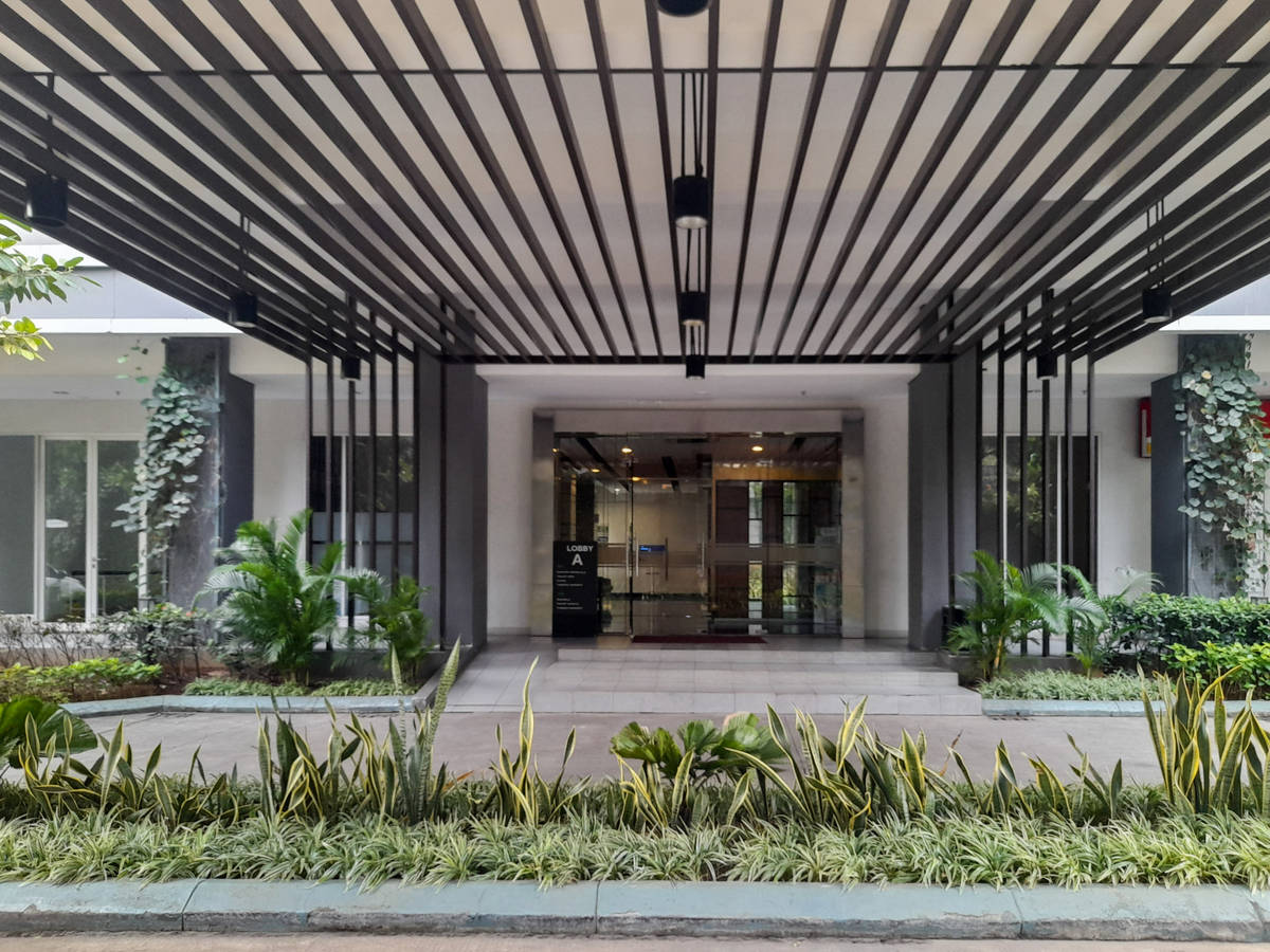 https://images.rukita.co/buildings/building/8be6abd1-391.jpg
