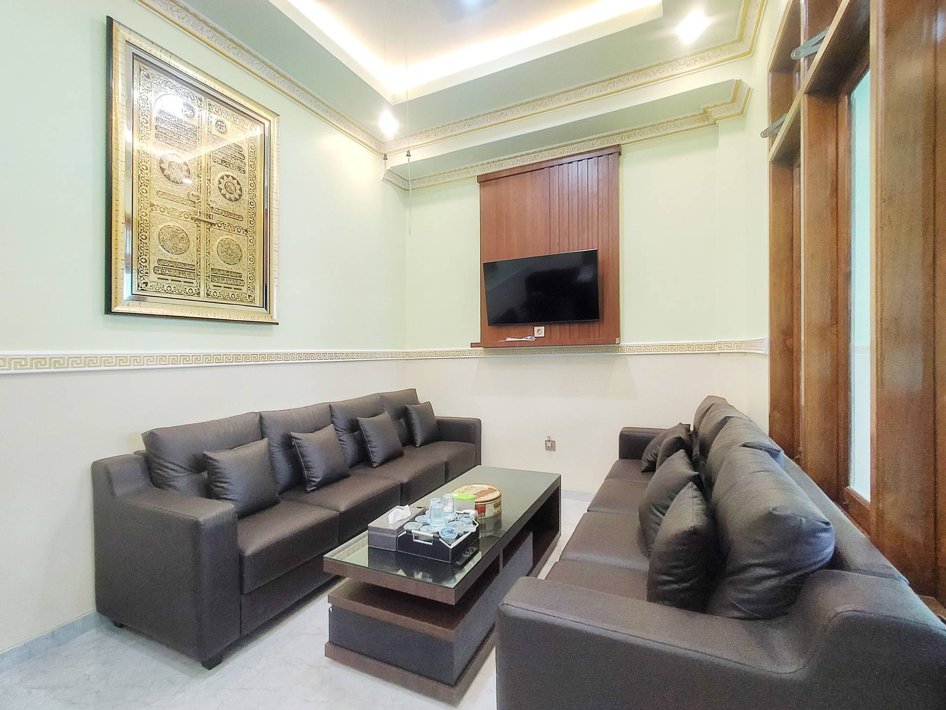 https://images.rukita.co/buildings/building/8be8fd30-a0c1-45a2-b0c5-b728d3f01581.jpg