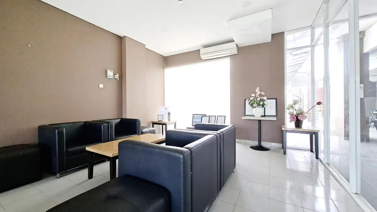 https://images.rukita.co/buildings/building/8ce5ee78-9d6b-46a8-81dd-2b8894e42955.webp