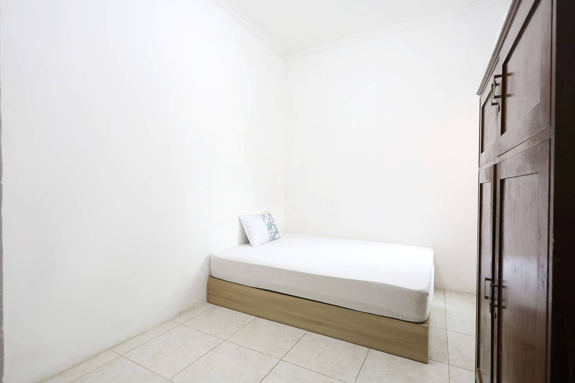 https://images.rukita.co/buildings/building/8de5b881-f68c-4ef9-85af-2c0fc8deb810.jpg