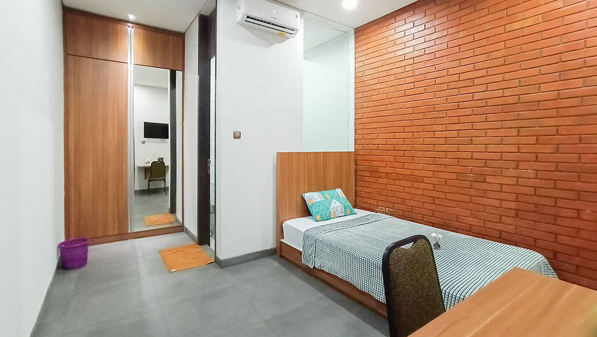 https://images.rukita.co/buildings/building/8e13a9e4-cd1.jpg