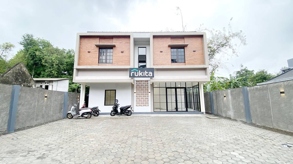 https://images.rukita.co/buildings/building/8ea8ab4a-72b4-4bca-8b7d-0f97846ebc1c.jpg