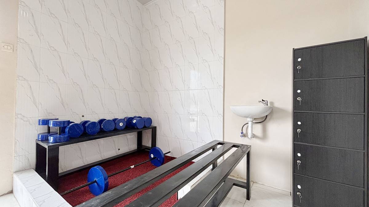 https://images.rukita.co/buildings/building/8ebbfd7a-985.jpg