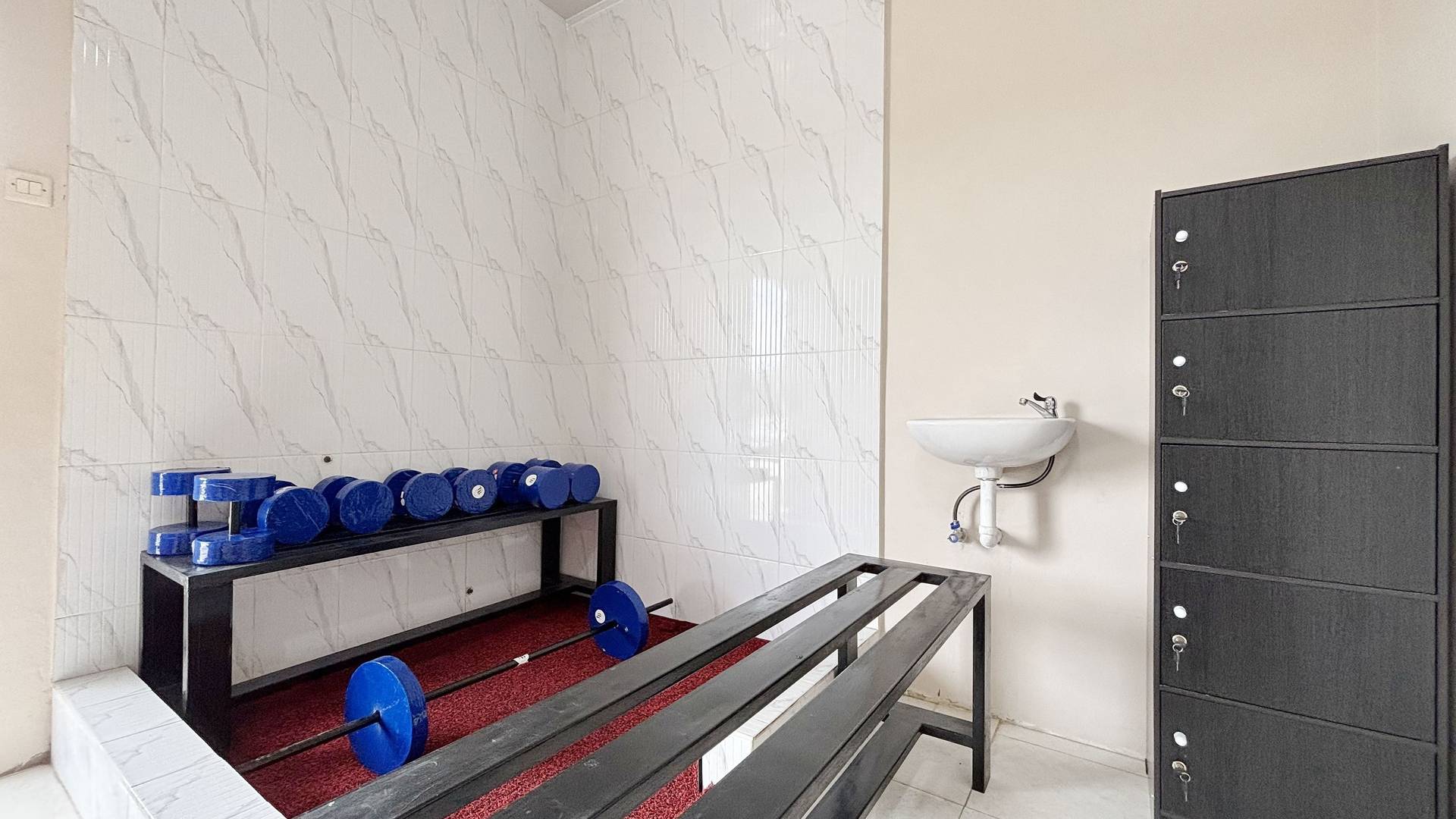 https://images.rukita.co/buildings/building/8ebbfd7a-985.jpg