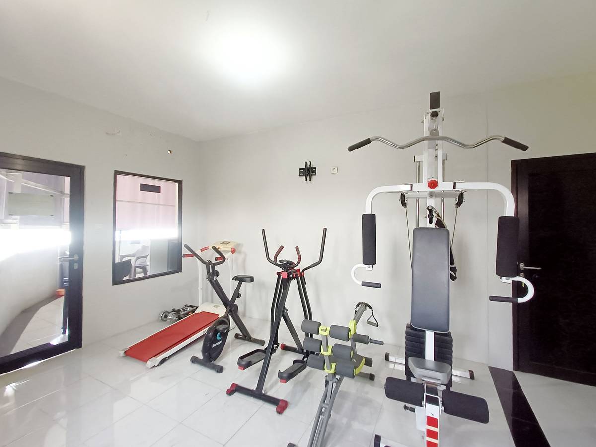 https://images.rukita.co/buildings/building/8f660cbb-247.jpg