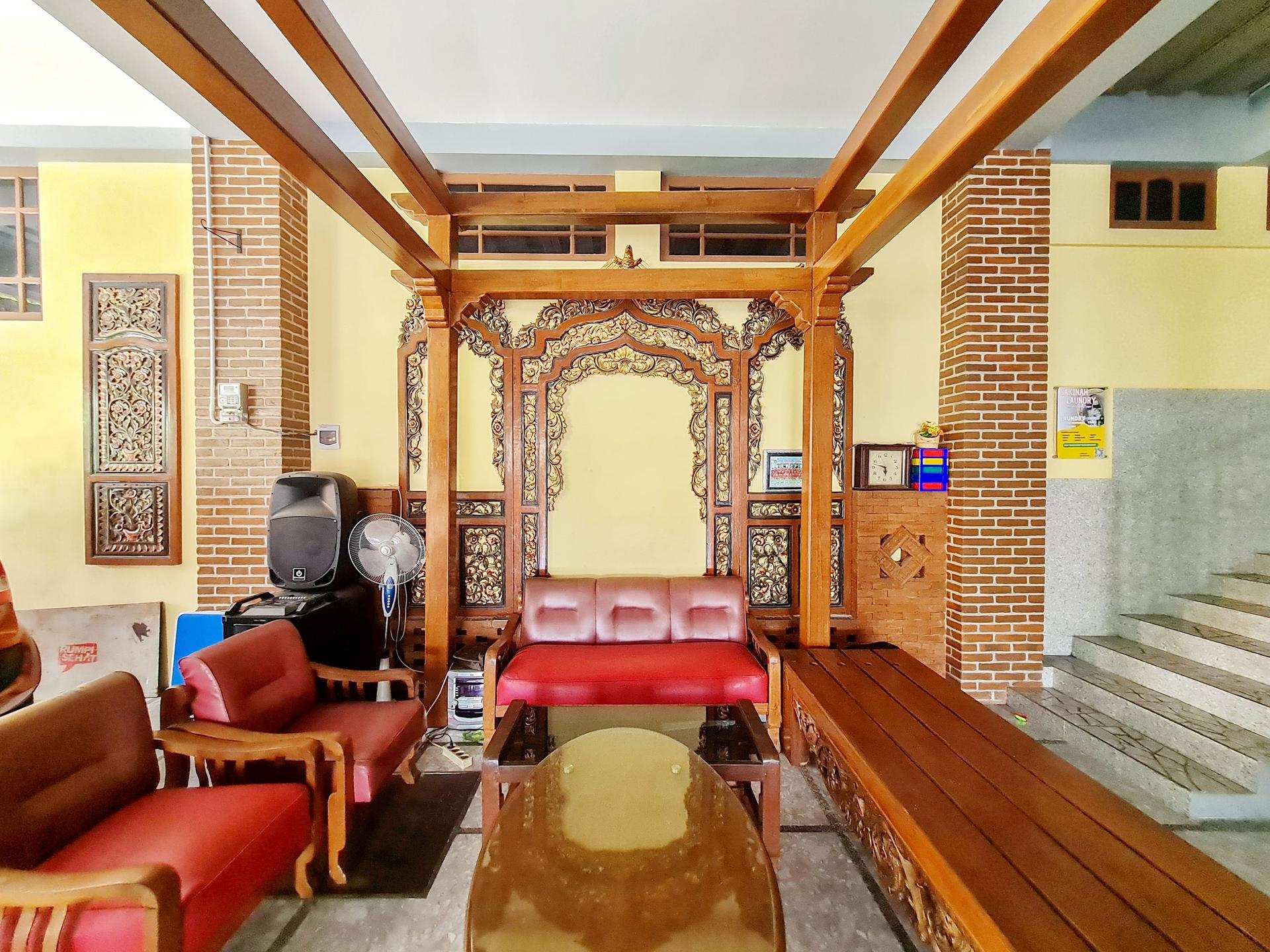 https://images.rukita.co/buildings/building/904bf7e5-a94.jpg
