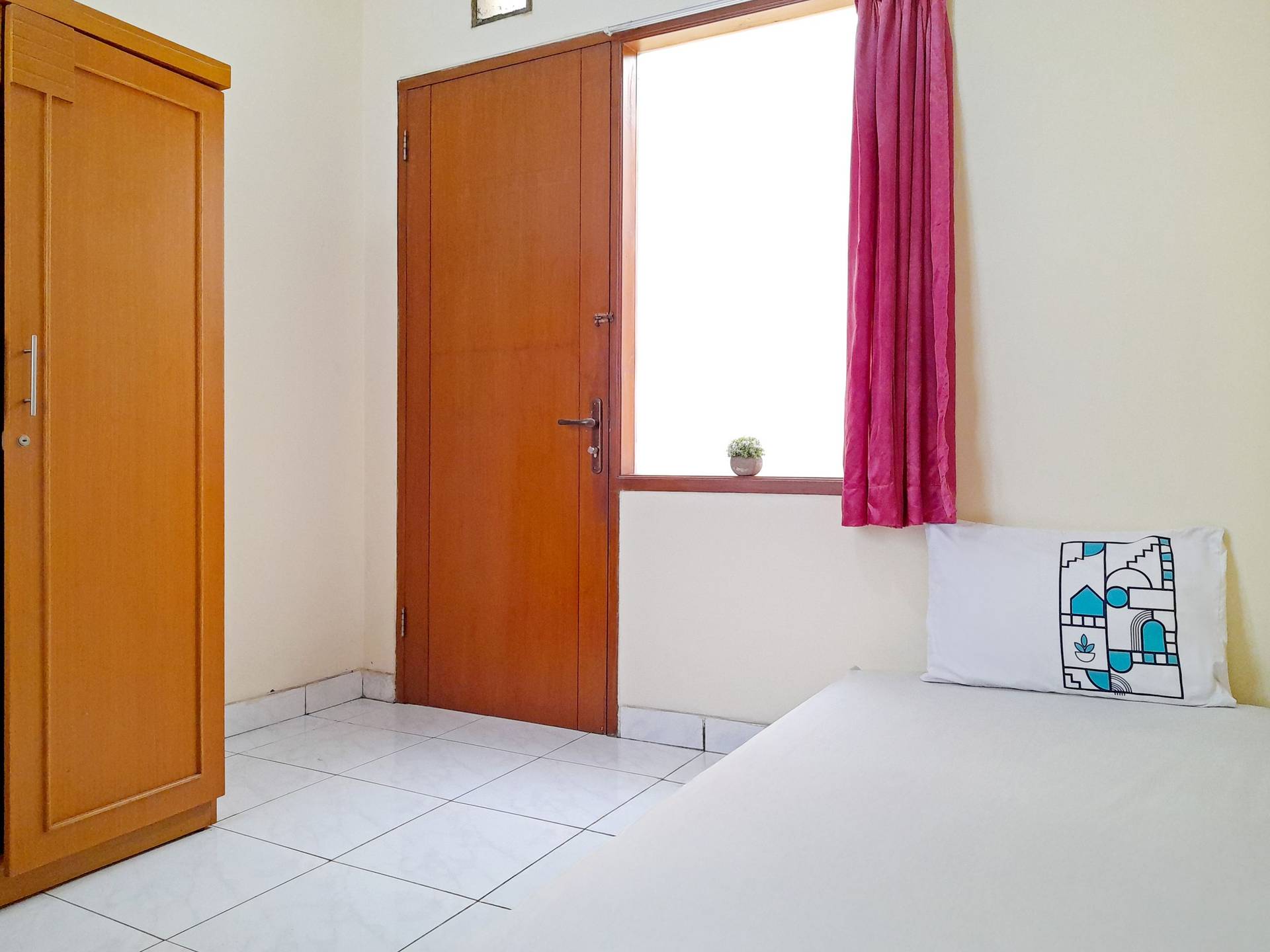 https://images.rukita.co/buildings/building/9123ab82-9f90-419a-95eb-f93fbcbf3faa.jpg