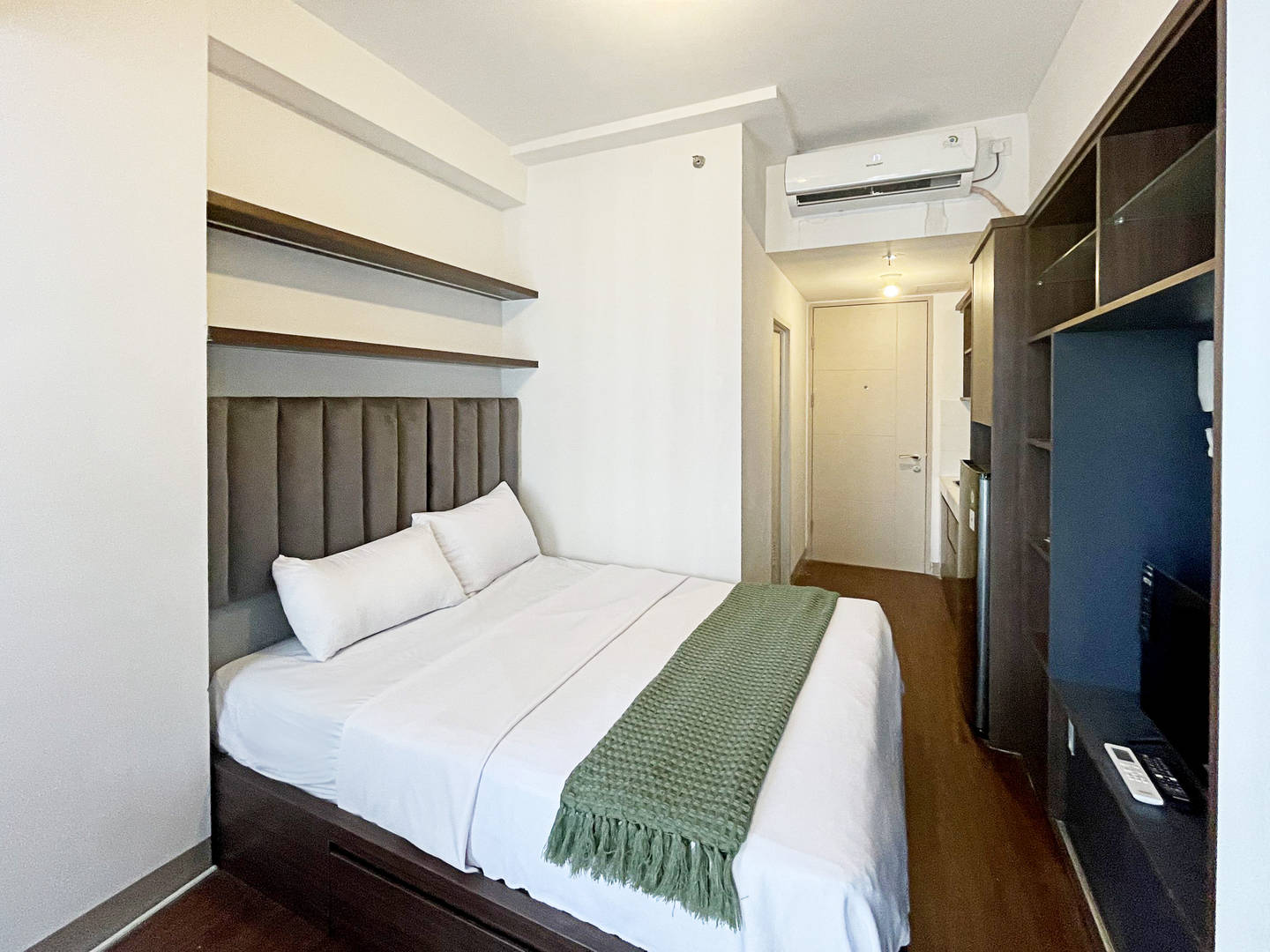 https://images.rukita.co/buildings/building/9162e507-350.jpg