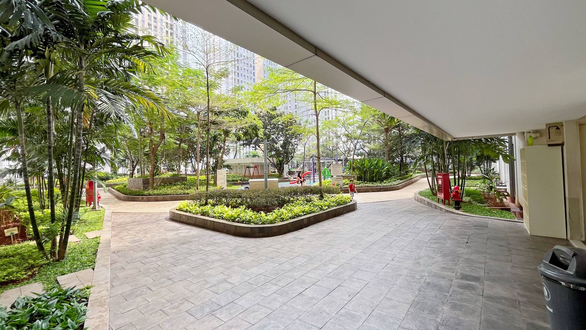 https://images.rukita.co/buildings/building/9219c6ad-531.jpg