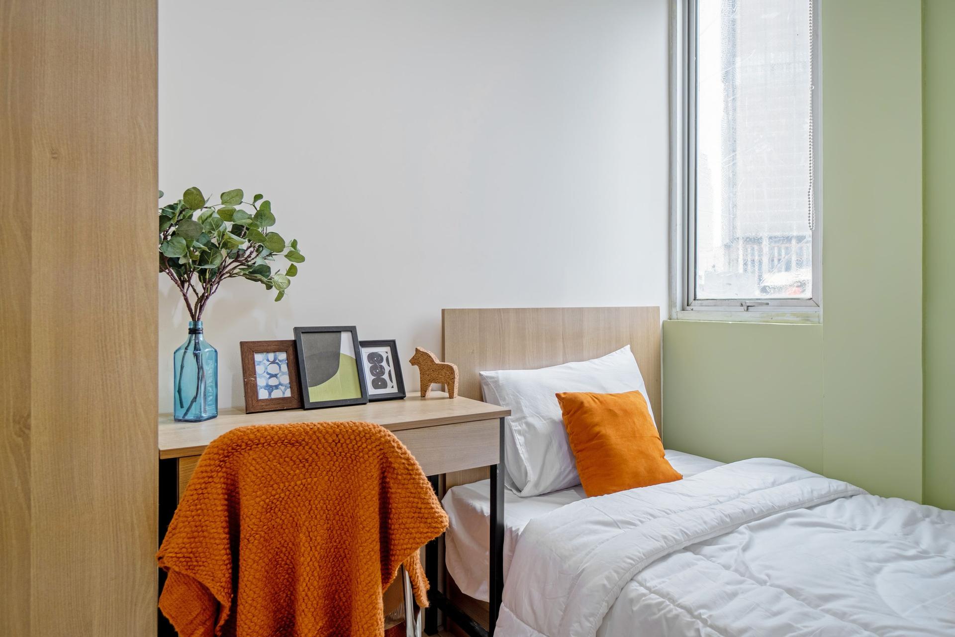 https://images.rukita.co/buildings/building/923a1353-9dc.jpg